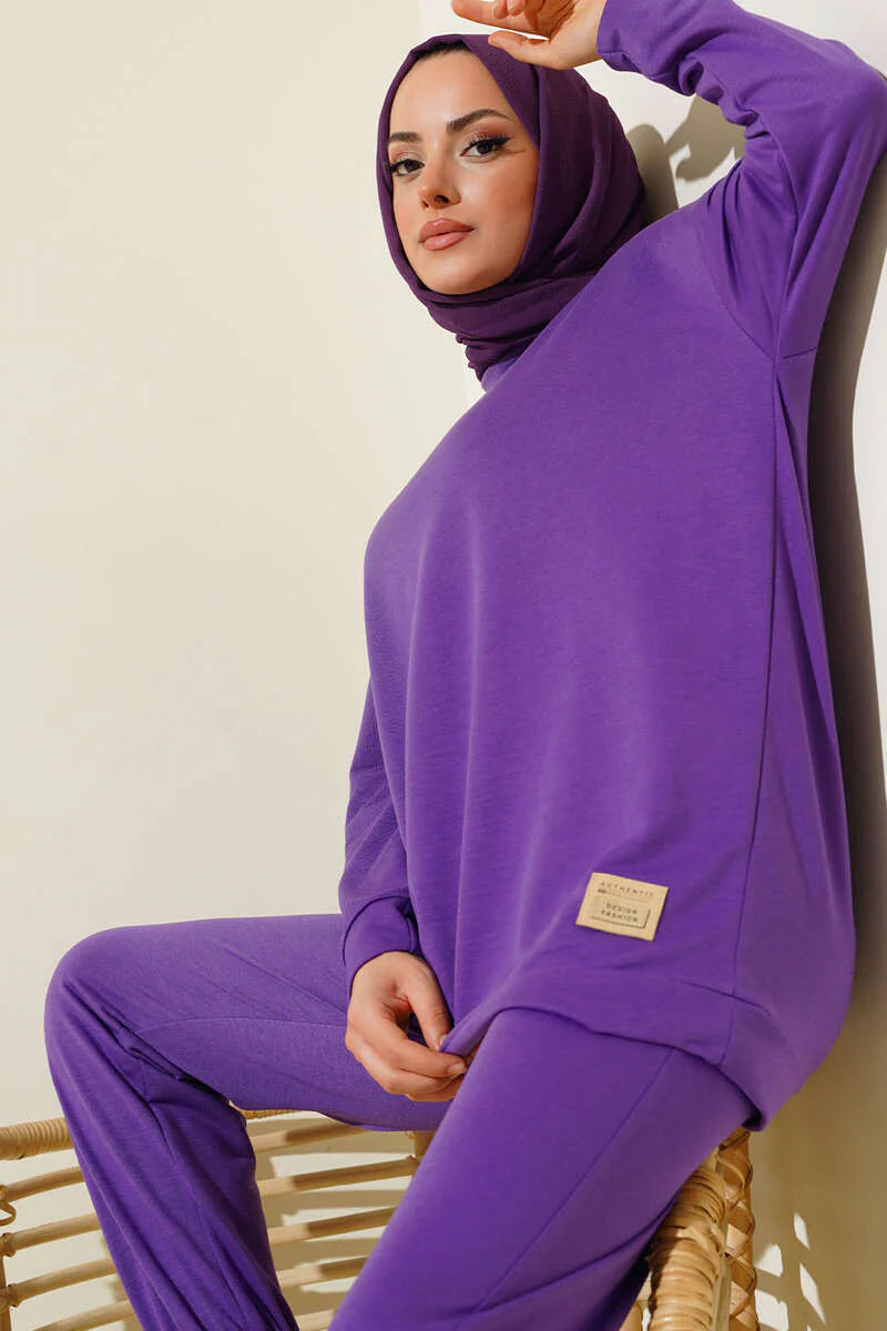 Set a due pezzi con base con dettaglio emblema- viola